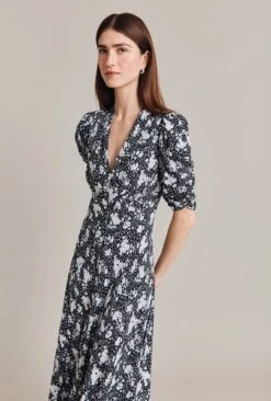 Madi Crepe Midi Dress Black Floral 14 Madi Crepe Midi Dress Black Floral -Top Sell Dress Sales Store D07G024 Z73 28726 650px 964px