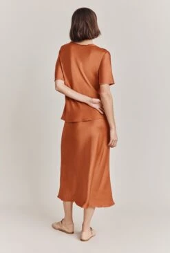 Ivy Satin Top Auburn 11 Ivy Satin Top Auburn -Top Sell Dress Sales Store Q06G008A F24 28605 650px 964px