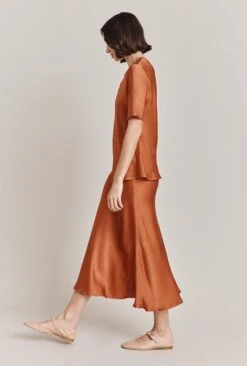 Luna Satin Slip Skirt Auburn 6 Luna Satin Slip Skirt Auburn -Top Sell Dress Sales Store S05G002A F24 28608 650px 964px